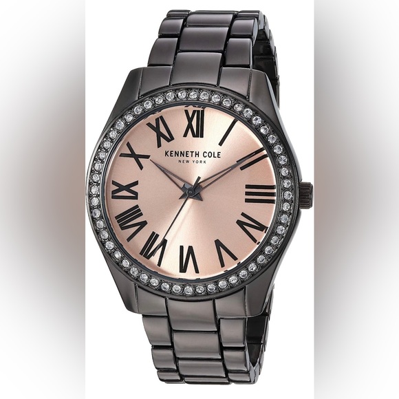 Very sharp looking grey and pale pink Kenneth Cole watch - Picture 2 of 4